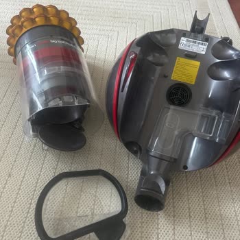 Dyson Süpürge Hazne Kapağı Çöktü, Garanti Dışı Olarak Değerlendirildi