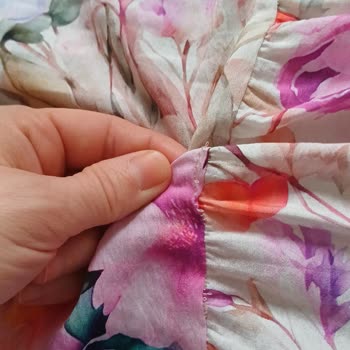 Beden Tablosu Yetersiz, Gelen Elbiseler Aşırı Büyük Ve İade Talebi