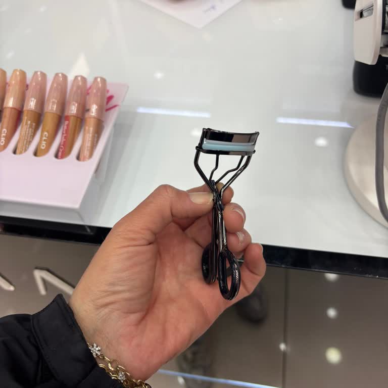 Kirpik Kıvırıcı Aletinin Performans Sorunu Ve İade Talebi