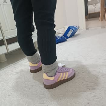 Lila Cırt Cırtlı Çocuk Ayakkabısında Sürekli Açılan Bağlantı Nedeniyle Değişim Talebi