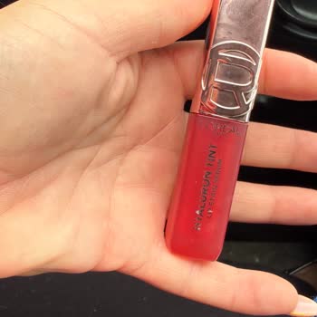 Labial L’Oréal Hyaluron Tint, poca duración y con defectos, solicito cambio
