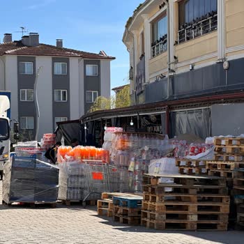 Essen Market'te Güneş Altında Saklanan Su Ve Meşrubatların Hijyen Ve Sağlık Riski