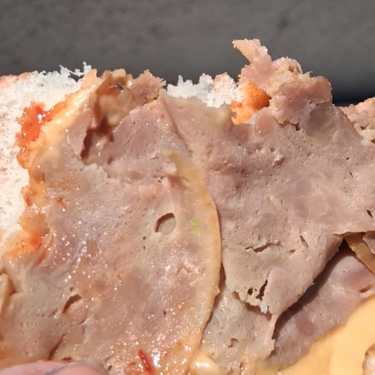 Arby's Antalya’da Yeşil Parlayan Ette Sağlık Riski ve Denetim Talebi