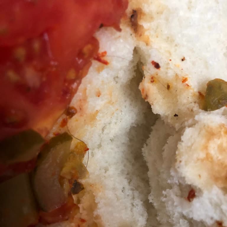 Ekmekte Saç Görülmesi Hijyen Sorunu Ve İade Talebi