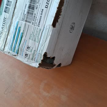 Kargo Paketi Bıçakla Delindi Ve İçindeki Ürünler Eksik