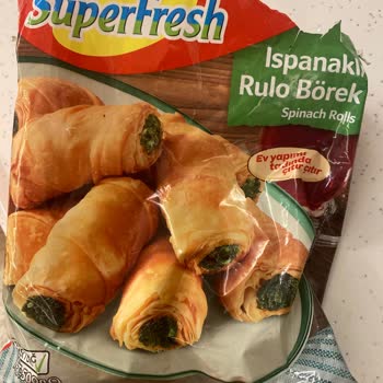 Superfresh Ispanaklı Rulo Börekte Plastik Parça