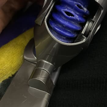 Dyson V12 Süpürge Başlık Borusundaki Hasar Garanti Dışı