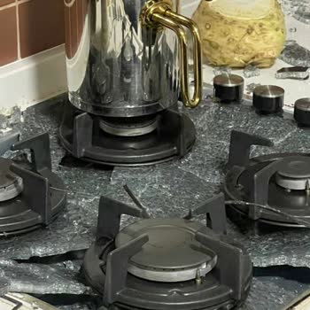 Patlayan Ocak Ve Cevapsız Servis Şikayeti