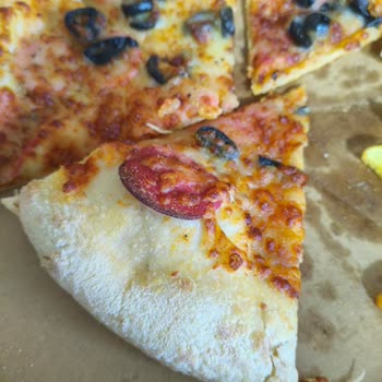 Soğuk Ve Sert Domino's Pizzamın İadesi Reddedildi Ve Geri Dönüş Yok