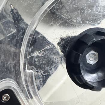 Kumtel 12in1 Pro Mutfak Robotunda Plastik Hazneler Matlaşarak Kireç Lekesi Oluşturdu