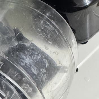 Kumtel 12in1 Pro Mutfak Robotunda Plastik Hazneler Matlaşarak Kireç Lekesi Oluşturdu