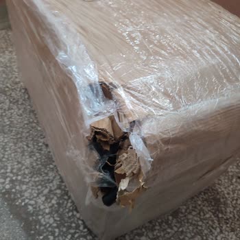 Kargo Apartman Kapısına Bırakıldı, Kurye Taşıma Yapmadı