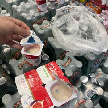 Küflü Probiyotik Yoğurt Ve Mağaza Müdürünün Umursamaz Tutumu