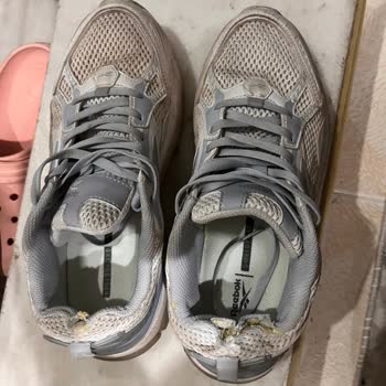 FLO'da Topuk Açılan Ayakkabının Üretim Hatası Olmadığı İddiası Ve Değişim Talebi