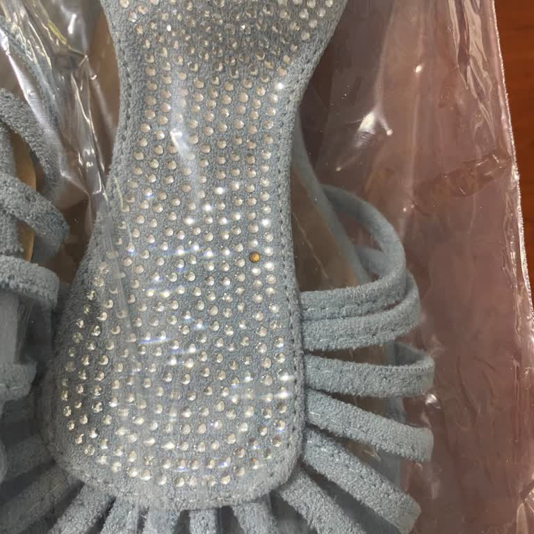 Defolu Ayakkabı Ve İletişim Sorunu Nedeniyle Ücret İadesi Talebi