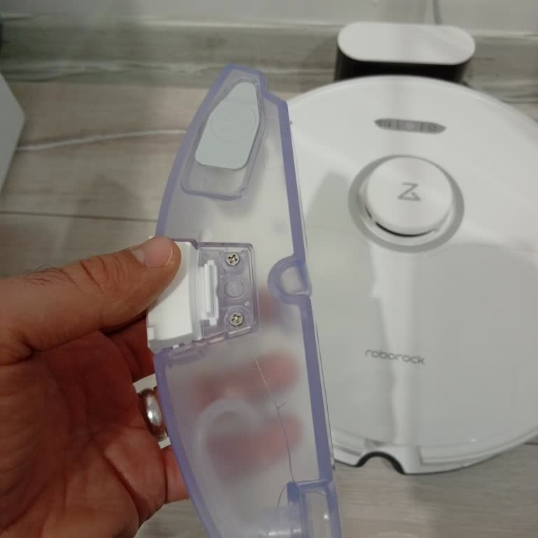 Roborock S8 Pro Su Haznesi Kendiliğinden Çatladı, Yetkili Yardımcı Olmadı