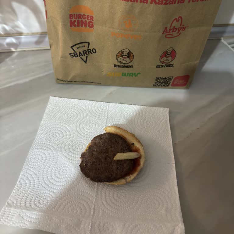 Cizre Burger King’de Bozuk Çocuk Menüsü Köftesi ve Hijyen Sorunu