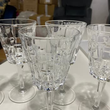 Kayıp Tost Makinesi Ve Kırık Kadehler