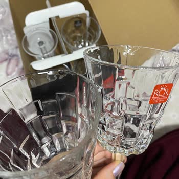 Kayıp Tost Makinesi Ve Kırık Kadehler