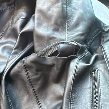 Derimod %100 Deri Montum Kısa Sürede Yırtıldı, Mağaza Kullanıcı Hatası İddiasıyla Reddetti