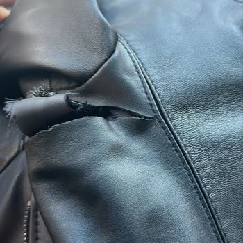 Derimod %100 Deri Montum Kısa Sürede Yırtıldı, Mağaza Kullanıcı Hatası İddiasıyla Reddetti