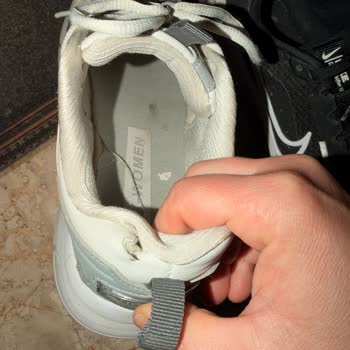 Kinetix Spor Ayakkabısında Ayak Bileği Yırtığı Ve FLO Mağazasının İlgisiz Yaklaşımı