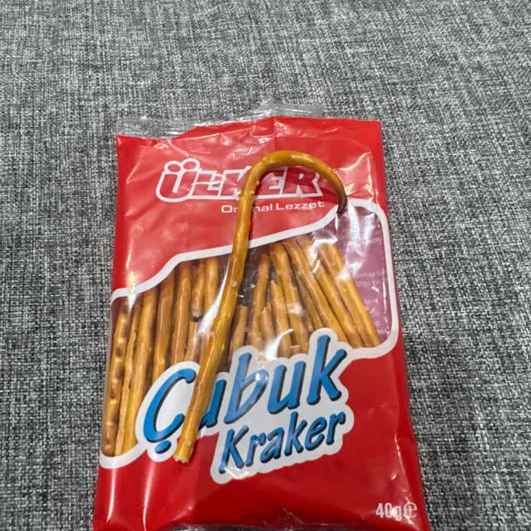 Ülker Çubuk Krakerde Şekil Bozukluğu Ve Kalite Güveni Zedelenmiş