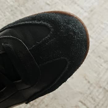 Puma 9T Sneaker Süet Kısmı 1,5 Ayda Yırtıldı