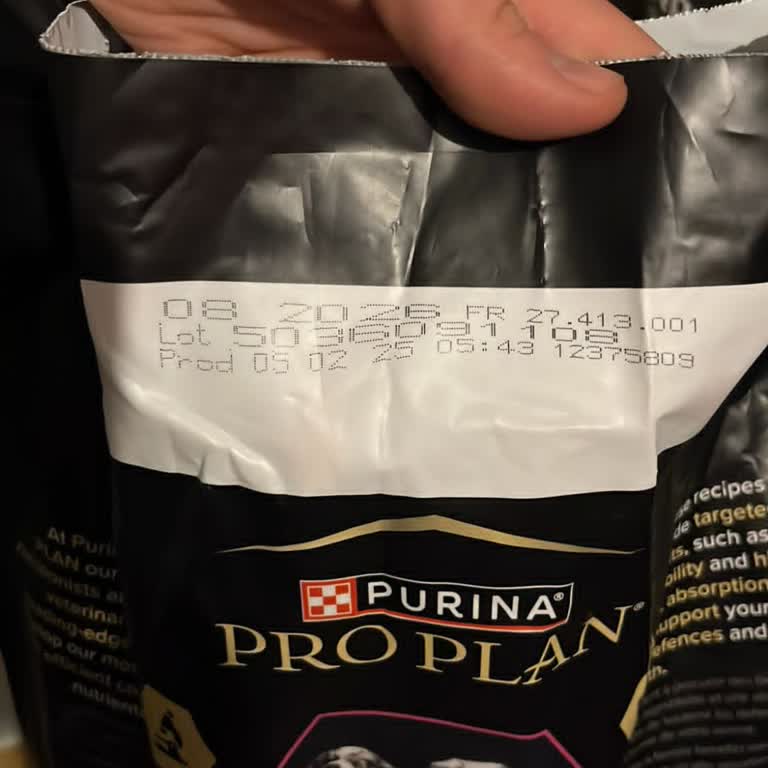 Üç Ay Kalan Son Kullanma Tarihli Yavru Köpek Maması Gönderilmesi