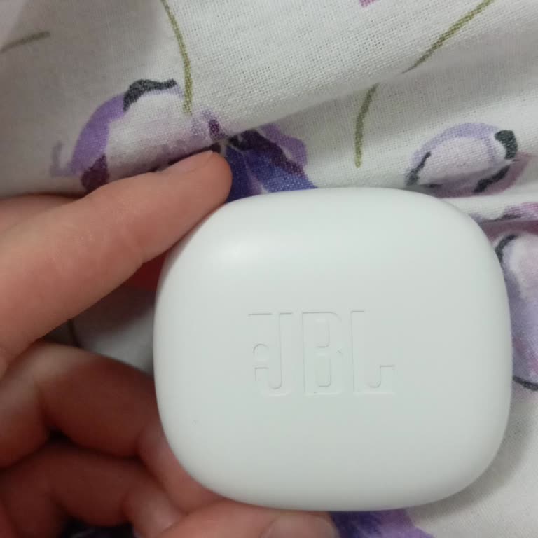 Sol Kulaktaki Cızırtı Ve Kötü Ses Kalitesi Nedeniyle JBL Wave Flex Kulaklık Değişim Talebi