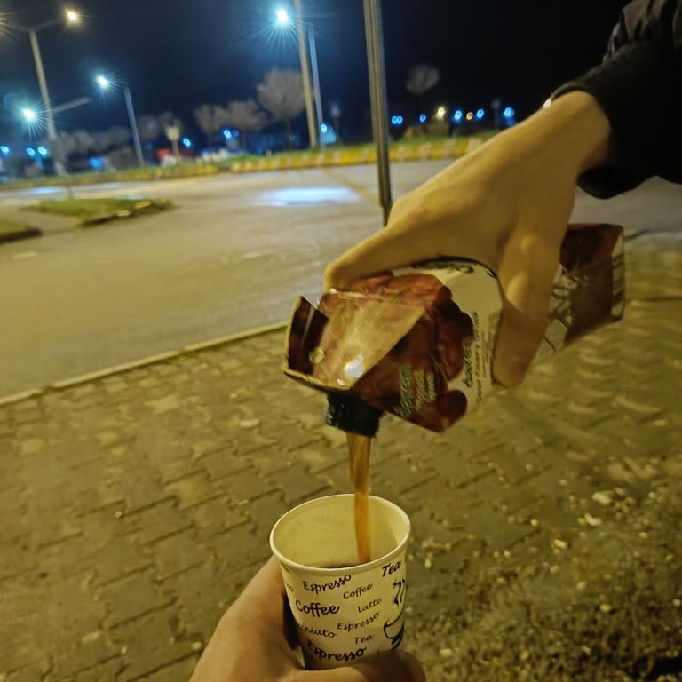 Daren Vişneli İçecek Tat Ve Renk Sorunu Nedeniyle Mide Bulantısı