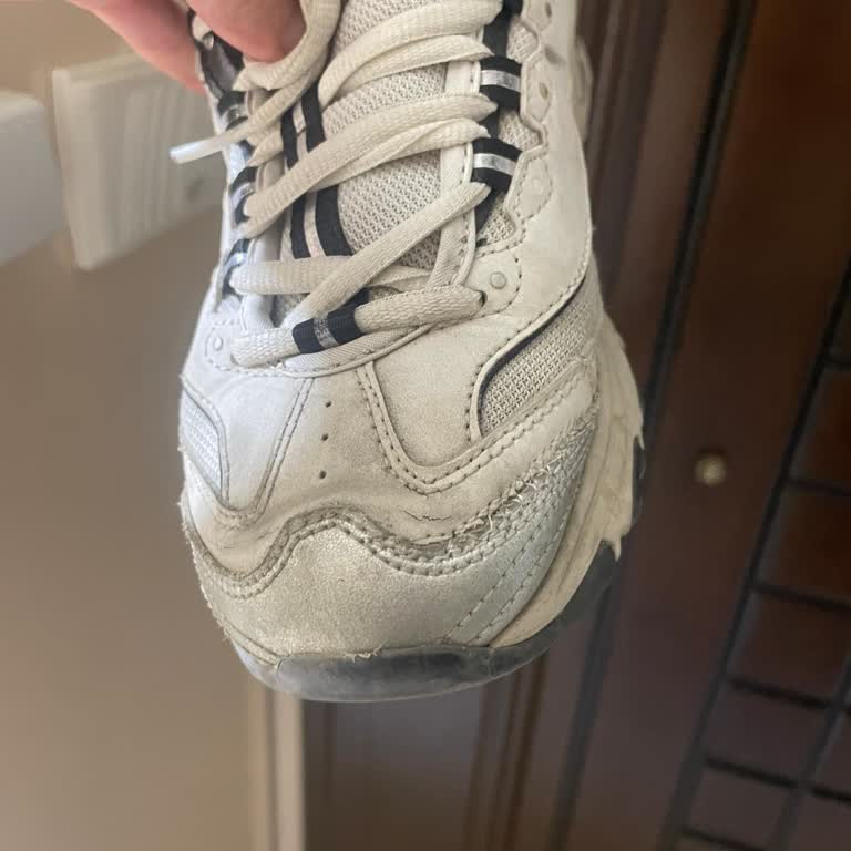 Skechers Ayakkabıda Kısa Sürede Yırtık, Garanti Reddinde Hayal Kırıklığı