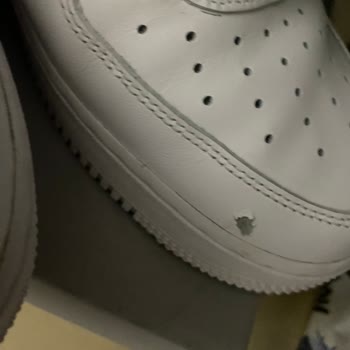 Ayıplı Nike Air Force 1 Ayakkabısında Hızlı Aşınma Ve Açıklama Eksikliği