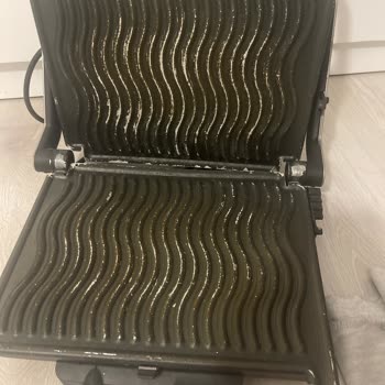 Beko 2118 Tost Makinesinin Plaka Kaplaması Soyulmuş Ve Yedek Plaka Bulunamıyor