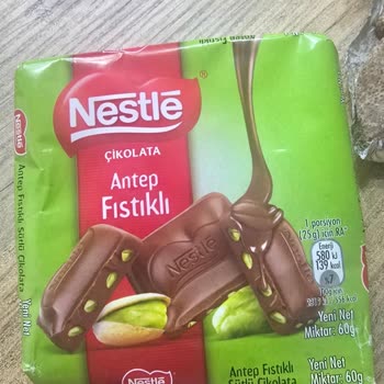 Nestlé Antep Fıstıklı Çikolatasında Mantar Ve Bakteri Görüntüsü Üzerine İade Talebi