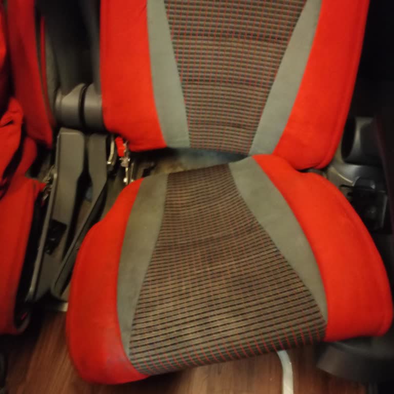 Kırık Dökük Koltukta 16 Saat Yolculuk, Personelin Kaba Davranışı