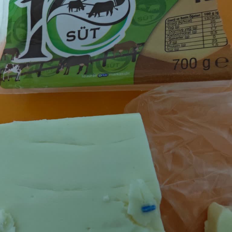 Migros On Süt Kaşarda Küflenme Ve Plastik Parça, Sağlık Riski
