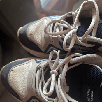 Boyner'den Aldığım Tommy Hilfiger Ayakkabısında Erken Yırtılma Ve Deformasyon