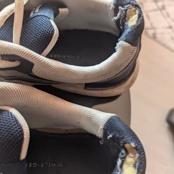 Boyner'den Aldığım Tommy Hilfiger Ayakkabısında Erken Yırtılma Ve Deformasyon