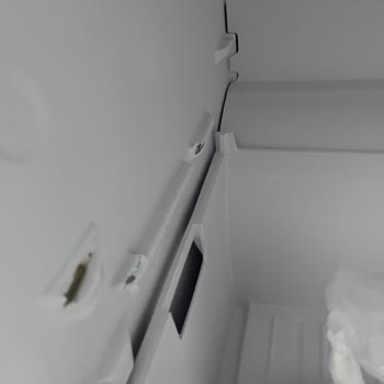 Servis Müdahalesi Sonrası Buzlukta Delikler Ve Ücretsiz Ürün Değişimi Talebi