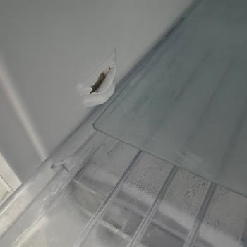 Servis Müdahalesi Sonrası Buzlukta Delikler Ve Ücretsiz Ürün Değişimi Talebi