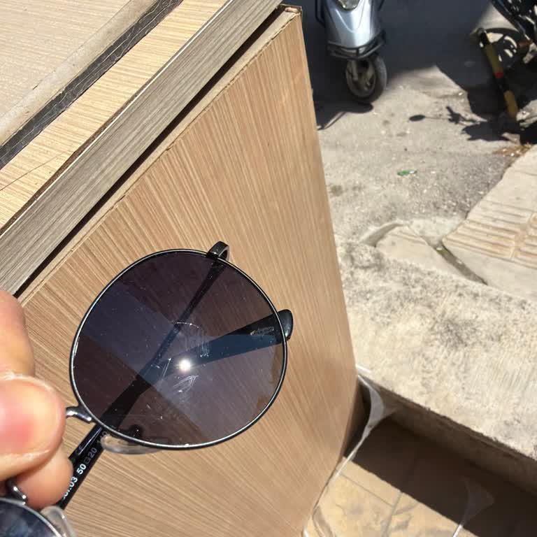 Çizikli Güneş Gözlüğü Değişim Talebi Ve Mağaza İhmali