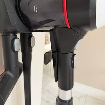 Bosch BCS711XXL Şarjlı Süpürgede Boru Bağlantısı Kırıldı: Ücretsiz Parça Değişimi Talebi