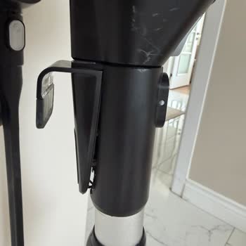 Bosch BCS711XXL Şarjlı Süpürgede Boru Bağlantısı Kırıldı: Ücretsiz Parça Değişimi Talebi