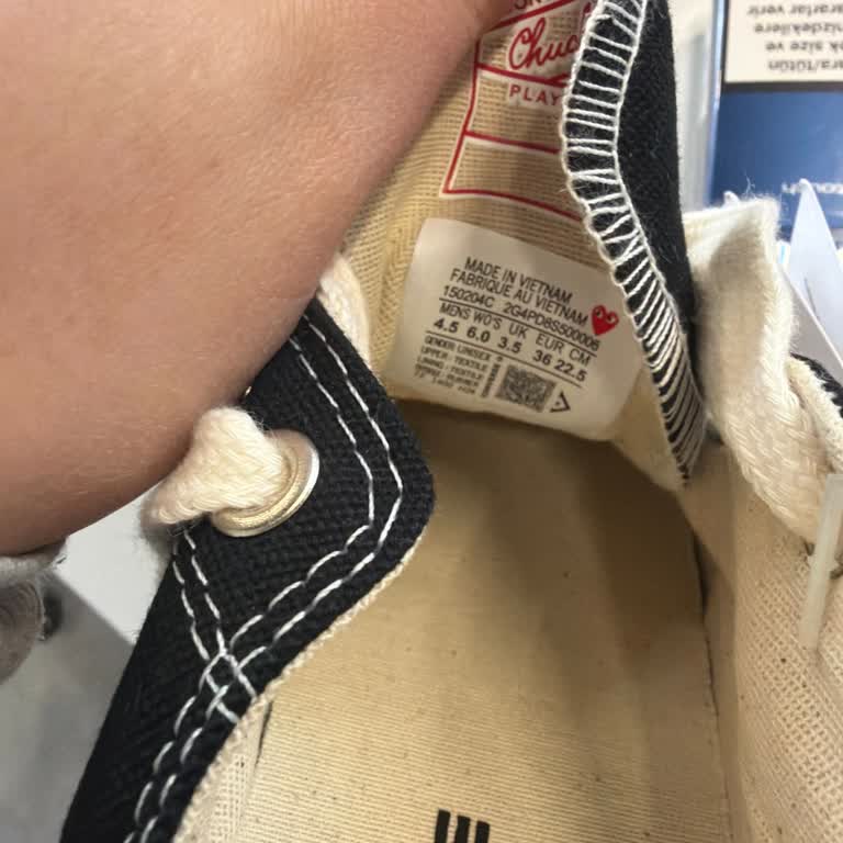 Sneaksnet'ten Tekrarlanan Yanlış Ayakkabı Gönderimi Ve Hediye Eksikliği