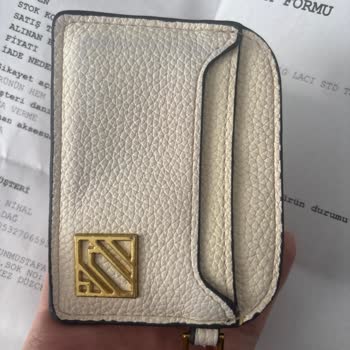 Tommy Jeans Çantası Renk Transferi Nedeniyle Cüzdanıma Leke Bıraktı