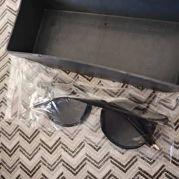 İlan Edilen Çoklu Güneş Gözlüğü Yerine Tek Plastik Gözlük Gönderildi