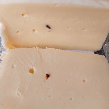Milk Academy Kaşar Peynirinde Belirtilmeyen Kahverengi Cisim Ve Sağlık Endişesi