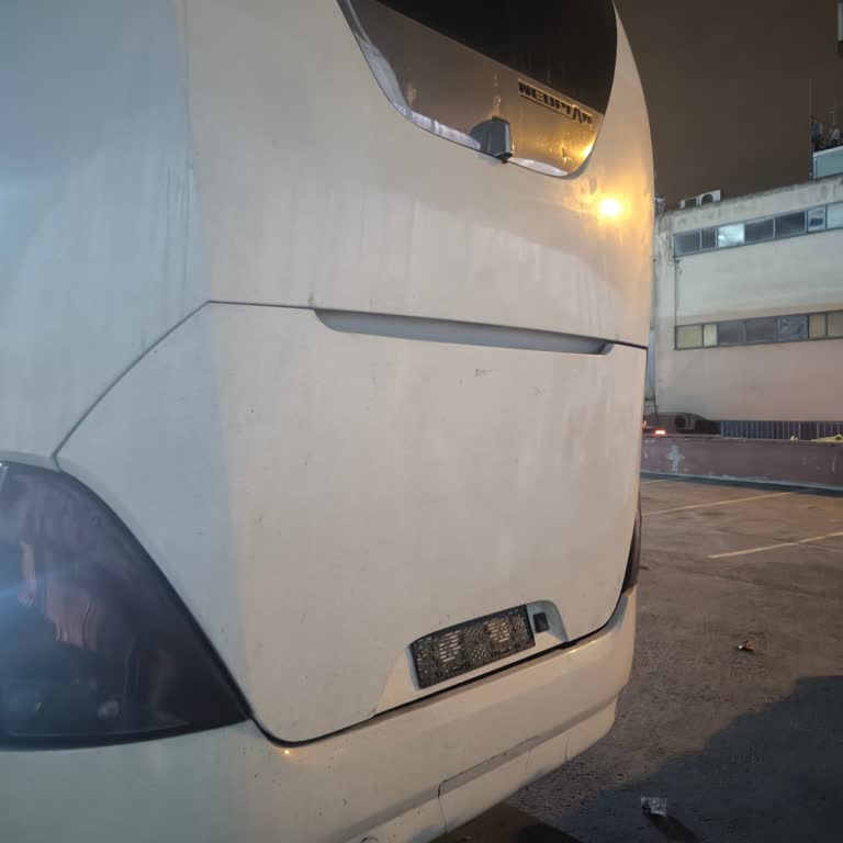 Yan Yana Koltuklar Ayrıldı, Otobüs Arızalandı Ve Yardım Yok