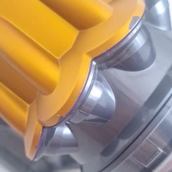 Garanti Kapsamındaki Dyson Süpürge Gövde Soyulması Ve Çatlaklar Ücretsiz Onarılmalı
